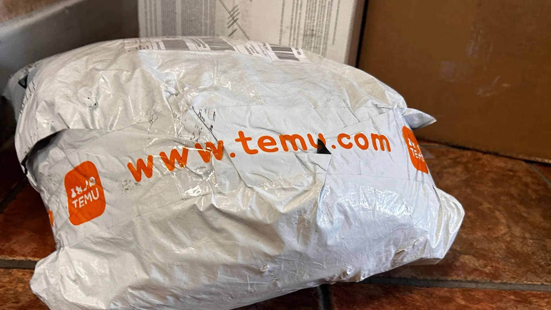 Taxe de import Temu pentru România